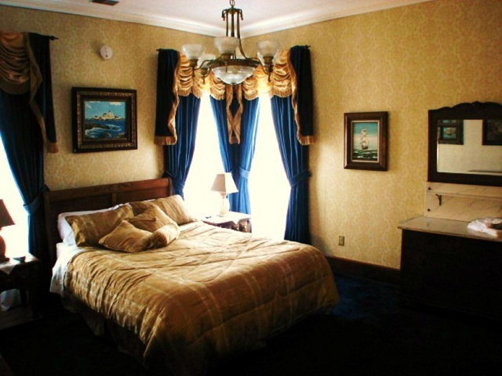 Herrold On Hill Bed And Breakfast Wabash Ruang foto