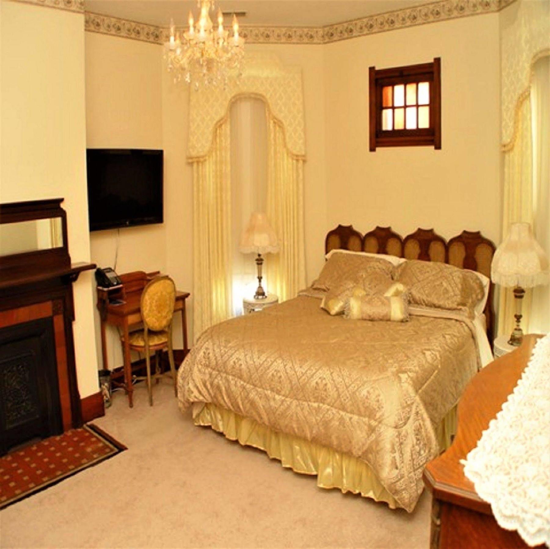 Herrold On Hill Bed And Breakfast Wabash Bagian luar foto