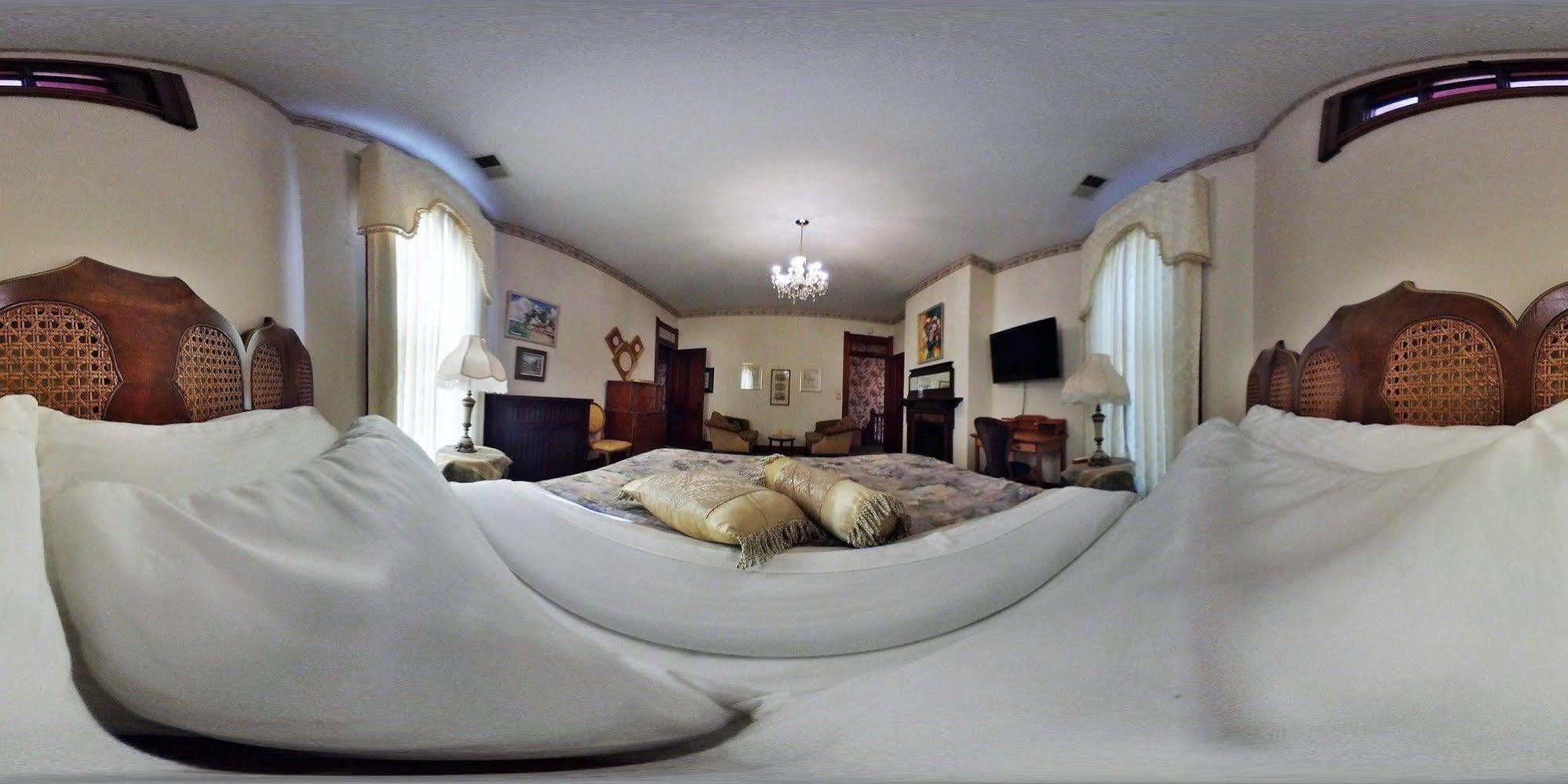 Herrold On Hill Bed And Breakfast Wabash Bagian luar foto